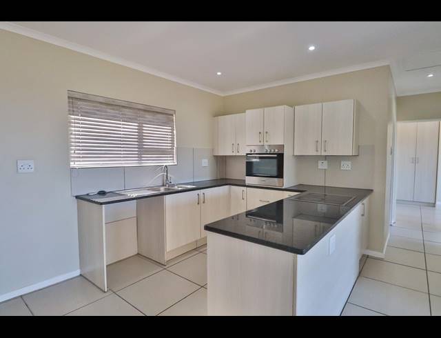 2 BEDROOM SIMPLEX FOR SALE IN SEA PARK